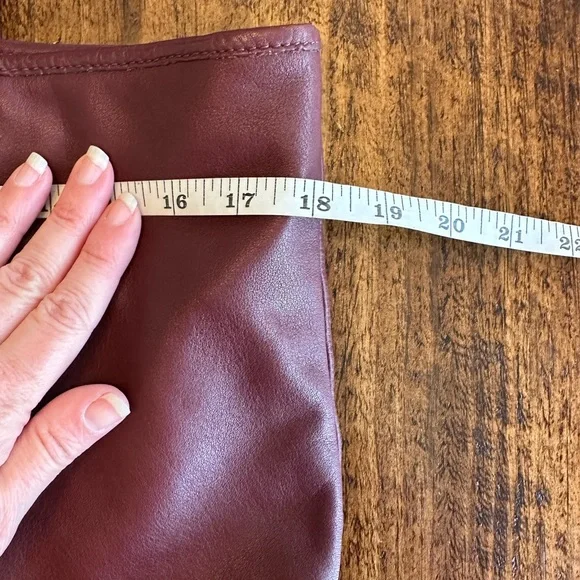 Leatherology | Aleena Soft Zippered Tote in Bordeaux - Full Grain Leather - Picture 13 of 16